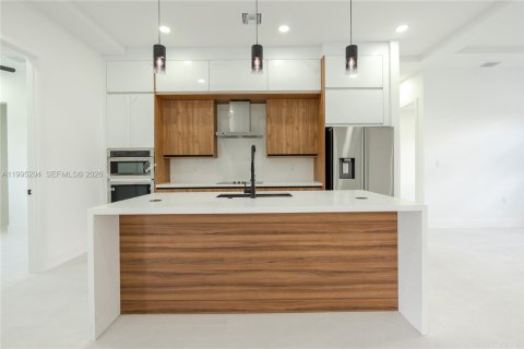 Casa en venta en Cape Coral, Florida, 4 dormitorios, 157.1 m2 № 2064599 - foto 19