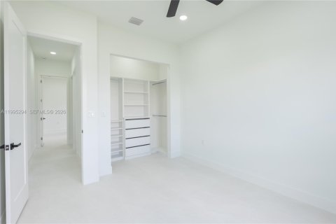 Casa en venta en Cape Coral, Florida, 4 dormitorios, 157.1 m2 № 2064599 - foto 10