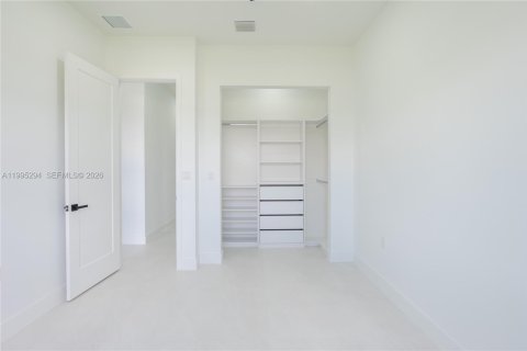 Casa en venta en Cape Coral, Florida, 4 dormitorios, 157.1 m2 № 2064599 - foto 12