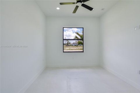 Casa en venta en Cape Coral, Florida, 4 dormitorios, 157.1 m2 № 2064599 - foto 11