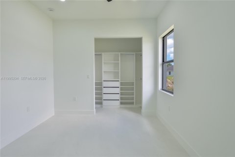 Casa en venta en Cape Coral, Florida, 4 dormitorios, 157.1 m2 № 2064599 - foto 13