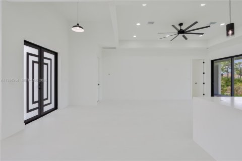 Casa en venta en Cape Coral, Florida, 4 dormitorios, 157.1 m2 № 2064599 - foto 8