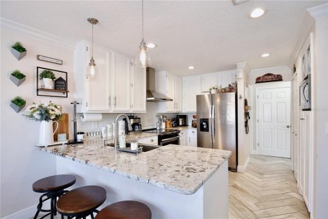 Villa ou maison à louer à Orlando, Floride: 4 chambres, 173.17 m2 № 2296647 - photo 5