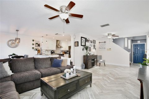 Villa ou maison à louer à Orlando, Floride: 4 chambres, 173.17 m2 № 2296647 - photo 7