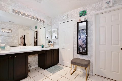 Villa ou maison à louer à Orlando, Floride: 4 chambres, 173.17 m2 № 2296647 - photo 16
