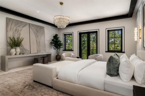 House in Pinecrest, Florida 7 bedrooms, 895.95 sq.m. № 2020068 - photo 28