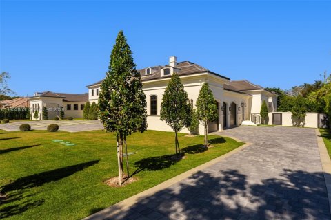 House in Pinecrest, Florida 7 bedrooms, 895.95 sq.m. № 2020068 - photo 24