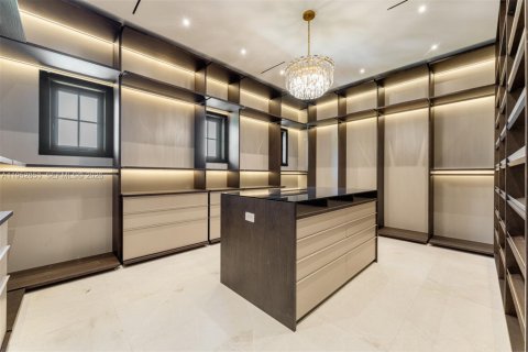 House in Pinecrest, Florida 7 bedrooms, 895.95 sq.m. № 2020068 - photo 19