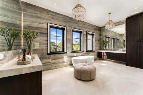 House in Pinecrest, Florida 7 bedrooms, 895.95 sq.m. № 2020068 - photo 30