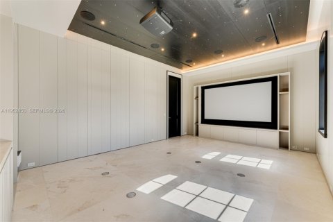 House in Pinecrest, Florida 7 bedrooms, 895.95 sq.m. № 2020068 - photo 11