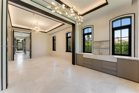 House in Pinecrest, Florida 7 bedrooms, 895.95 sq.m. № 2020068 - photo 12