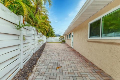 Villa ou maison à vendre à Sarasota, Floride: 3 chambres, 173.54 m2 № 1916180 - photo 29
