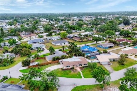 Villa ou maison à vendre à Sarasota, Floride: 3 chambres, 173.54 m2 № 1916180 - photo 16