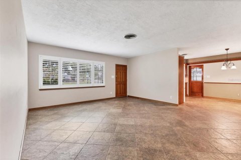 Villa ou maison à vendre à Sarasota, Floride: 3 chambres, 173.54 m2 № 1916180 - photo 9