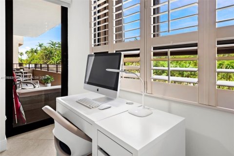 Condo in Key Biscayne, Florida, 2 bedrooms  № 1862897 - photo 26