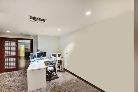 Condominio en venta en Miami, Florida, 3 dormitorios, 403.38 m2 № 1785795 - foto 30