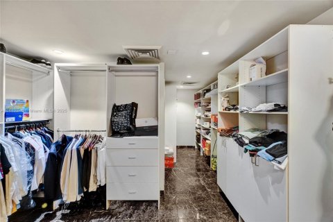 Condominio en venta en Miami, Florida, 3 dormitorios, 403.38 m2 № 1785795 - foto 20