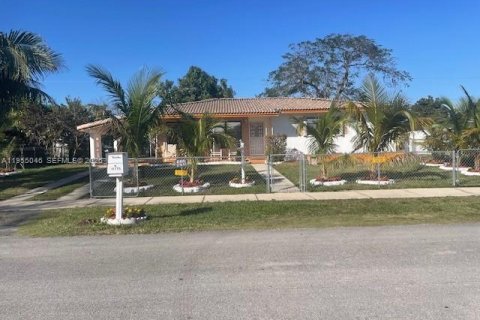 Купить виллу или дом в Майами, Флорида 1 комната, 145.3м2, № 2009883 - фото 2