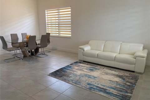 Casa en alquiler en Miramar, Florida, 4 dormitorios, 251.21 m2 № 1948257 - foto 17