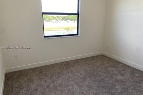 Casa en alquiler en Miramar, Florida, 4 dormitorios, 251.21 m2 № 1948257 - foto 23