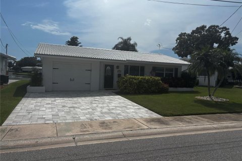 Villa ou maison à vendre à Pinellas Park, Floride: 2 chambres, 107.21 m2 № 2283278 - photo 21
