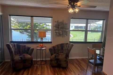 Villa ou maison à vendre à Pinellas Park, Floride: 2 chambres, 107.21 m2 № 2283278 - photo 6