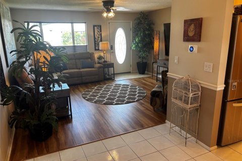 Villa ou maison à vendre à Pinellas Park, Floride: 2 chambres, 107.21 m2 № 2283278 - photo 3