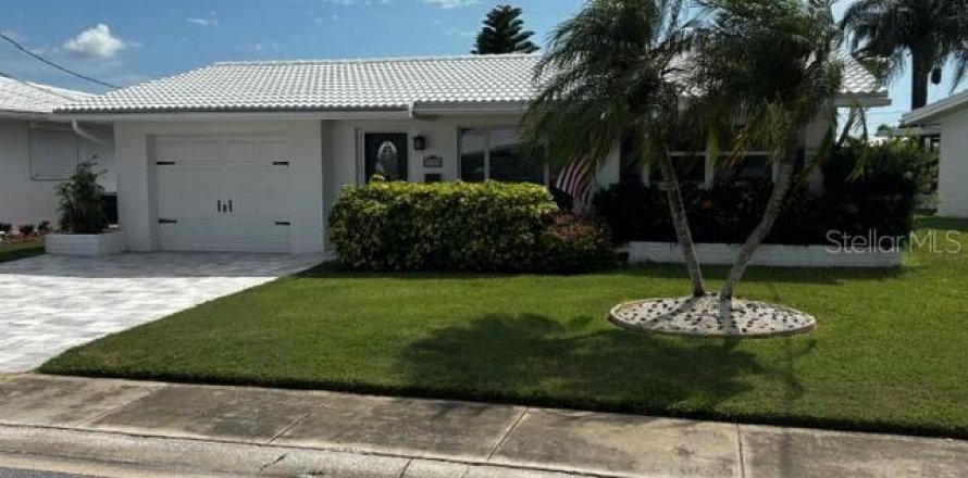 Villa ou maison à Pinellas Park, Floride 2 chambres, 107.21 m2 № 2283278
