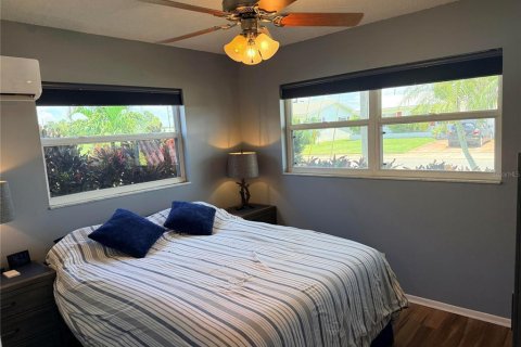 Villa ou maison à vendre à Pinellas Park, Floride: 2 chambres, 107.21 m2 № 2283278 - photo 15