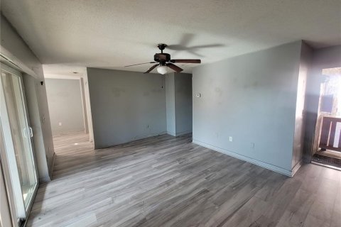 Copropriété à vendre à Tampa, Floride: 2 chambres, 87.33 m2 № 1919379 - photo 3