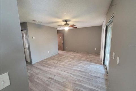 Copropriété à vendre à Tampa, Floride: 2 chambres, 87.33 m2 № 1919379 - photo 4
