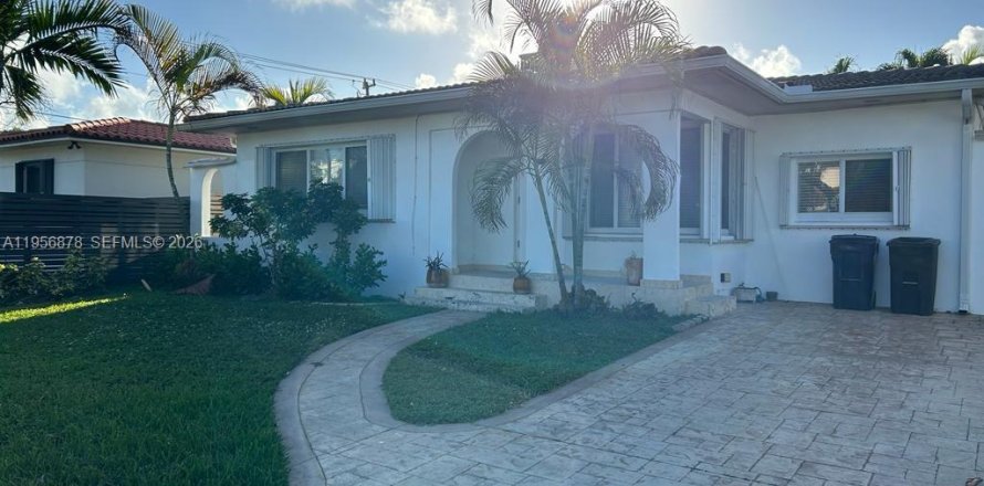 Casa en Surfside, Florida 3 dormitorios, 142.14 m2 № 2010813