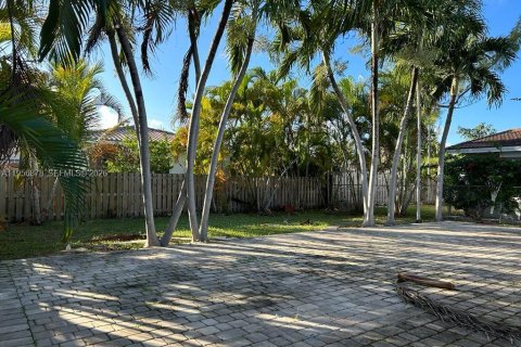 Casa en alquiler en Surfside, Florida, 3 dormitorios, 142.14 m2 № 2010813 - foto 16
