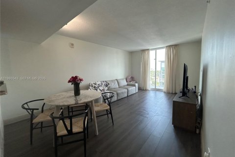 Condo in Miami, Florida, 1 bedroom  № 2028820 - photo 3