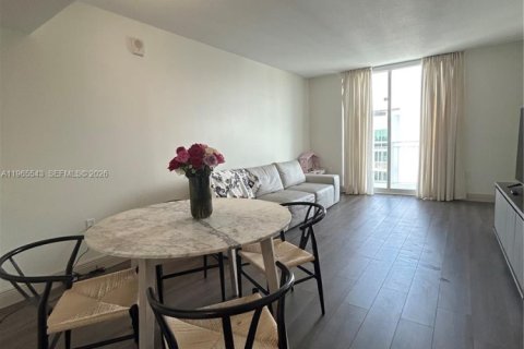 Condo in Miami, Florida, 1 bedroom  № 2028820 - photo 5