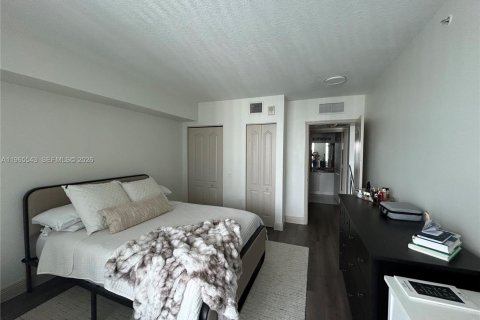 Condo in Miami, Florida, 1 bedroom  № 2028820 - photo 12