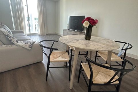 Condo in Miami, Florida, 1 bedroom  № 2028820 - photo 7