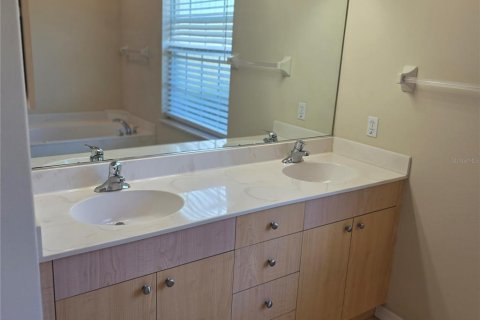 Casa en venta en North Port, Florida, 4 dormitorios, 230.77 m2 № 2387734 - foto 17