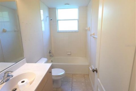 Casa en venta en North Port, Florida, 4 dormitorios, 230.77 m2 № 2387734 - foto 16