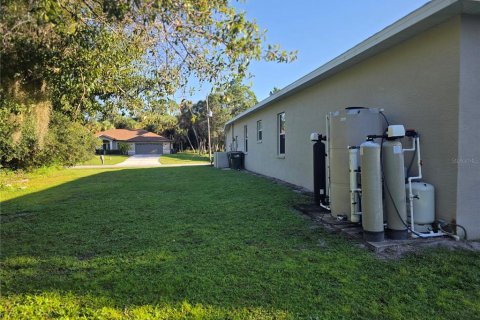 Casa en venta en North Port, Florida, 4 dormitorios, 230.77 m2 № 2387734 - foto 22