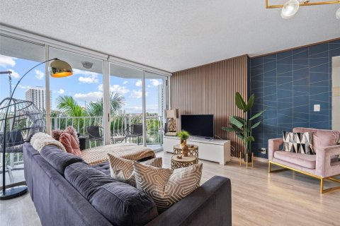 Купить кондоминиум в Норт-Бей-Виллидж, Флорида 2 спальни, 98.57м2, № 1992336 - фото 14