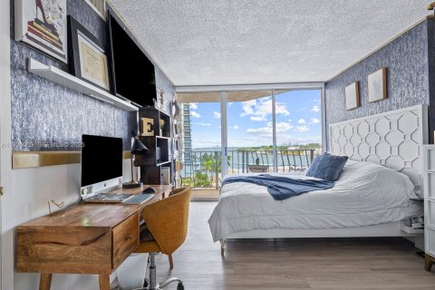 Купить кондоминиум в Норт-Бей-Виллидж, Флорида 2 спальни, 98.57м2, № 1992336 - фото 25
