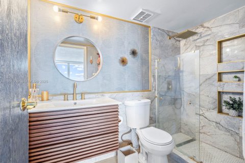 Купить кондоминиум в Норт-Бей-Виллидж, Флорида 2 спальни, 98.57м2, № 1992336 - фото 5