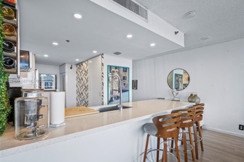 Купить кондоминиум в Норт-Бей-Виллидж, Флорида 2 спальни, 98.57м2, № 1992336 - фото 22