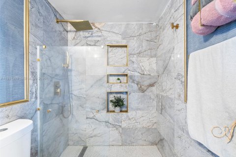 Купить кондоминиум в Норт-Бей-Виллидж, Флорида 2 спальни, 98.57м2, № 1992336 - фото 27