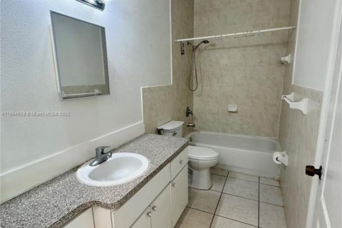 Appartement à louer à North Miami Beach, Floride: 2 chambres, 92.9 m2 № 1952279 - photo 13