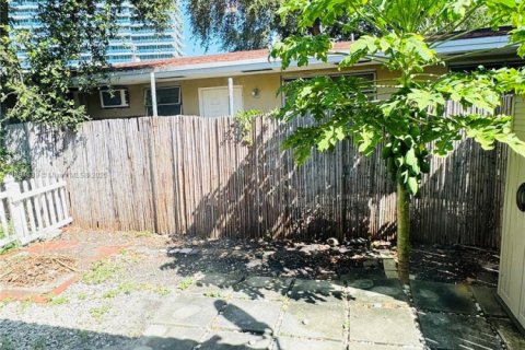 Appartement à louer à North Miami Beach, Floride: 2 chambres, 92.9 m2 № 1952279 - photo 16