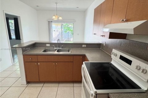 Appartement à louer à North Miami Beach, Floride: 2 chambres, 92.9 m2 № 1952279 - photo 10