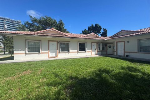 Appartement à louer à North Miami Beach, Floride: 2 chambres, 92.9 m2 № 1952279 - photo 3