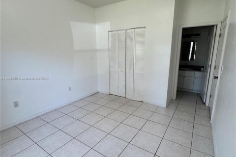 Appartement à louer à North Miami Beach, Floride: 2 chambres, 92.9 m2 № 1952279 - photo 5